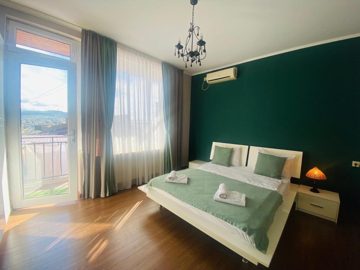 9 Borbalo Street Apartment With Terrace Тбілісі Екстер'єр фото