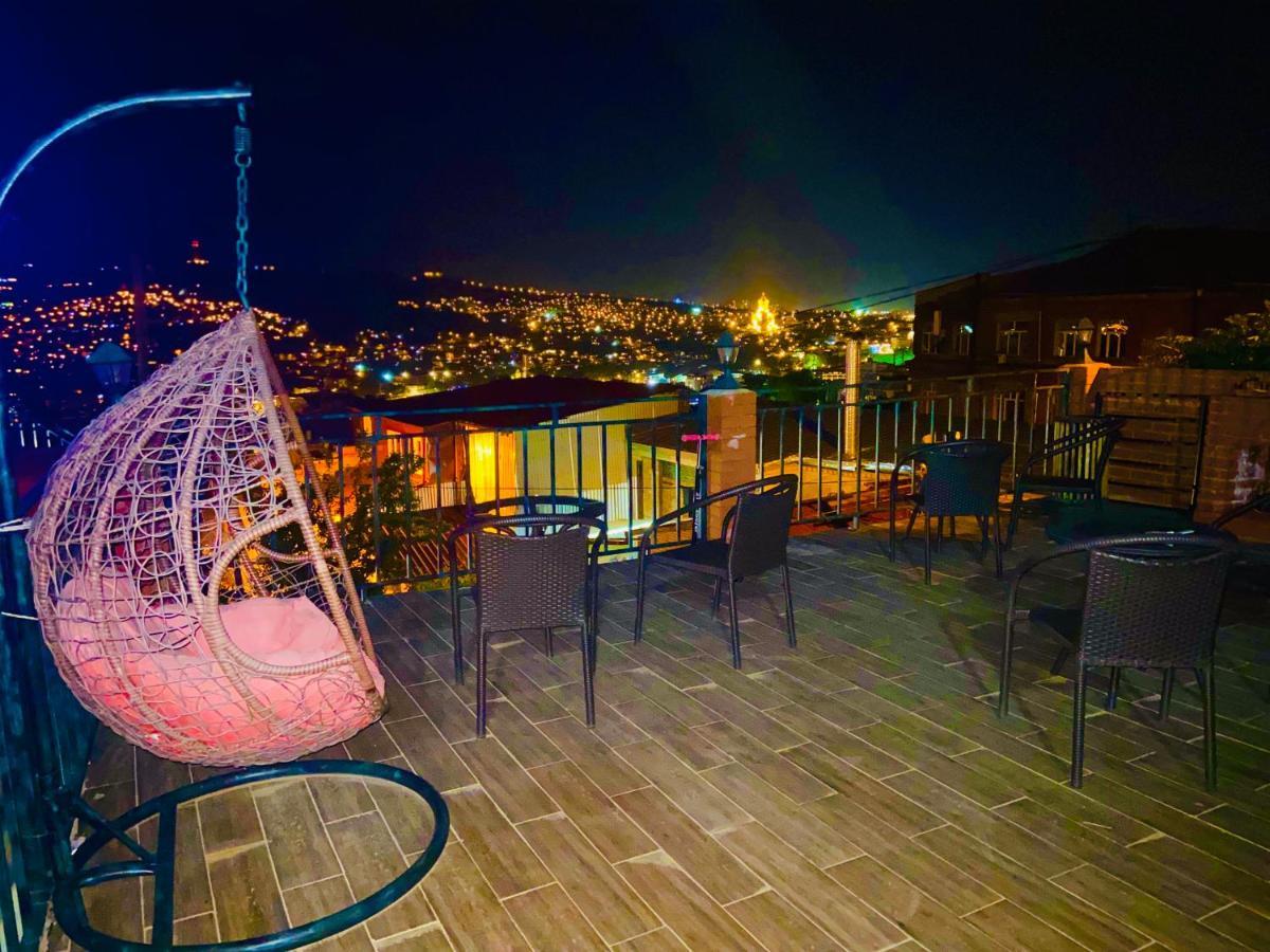 9 Borbalo Street Apartment With Terrace Тбілісі Екстер'єр фото